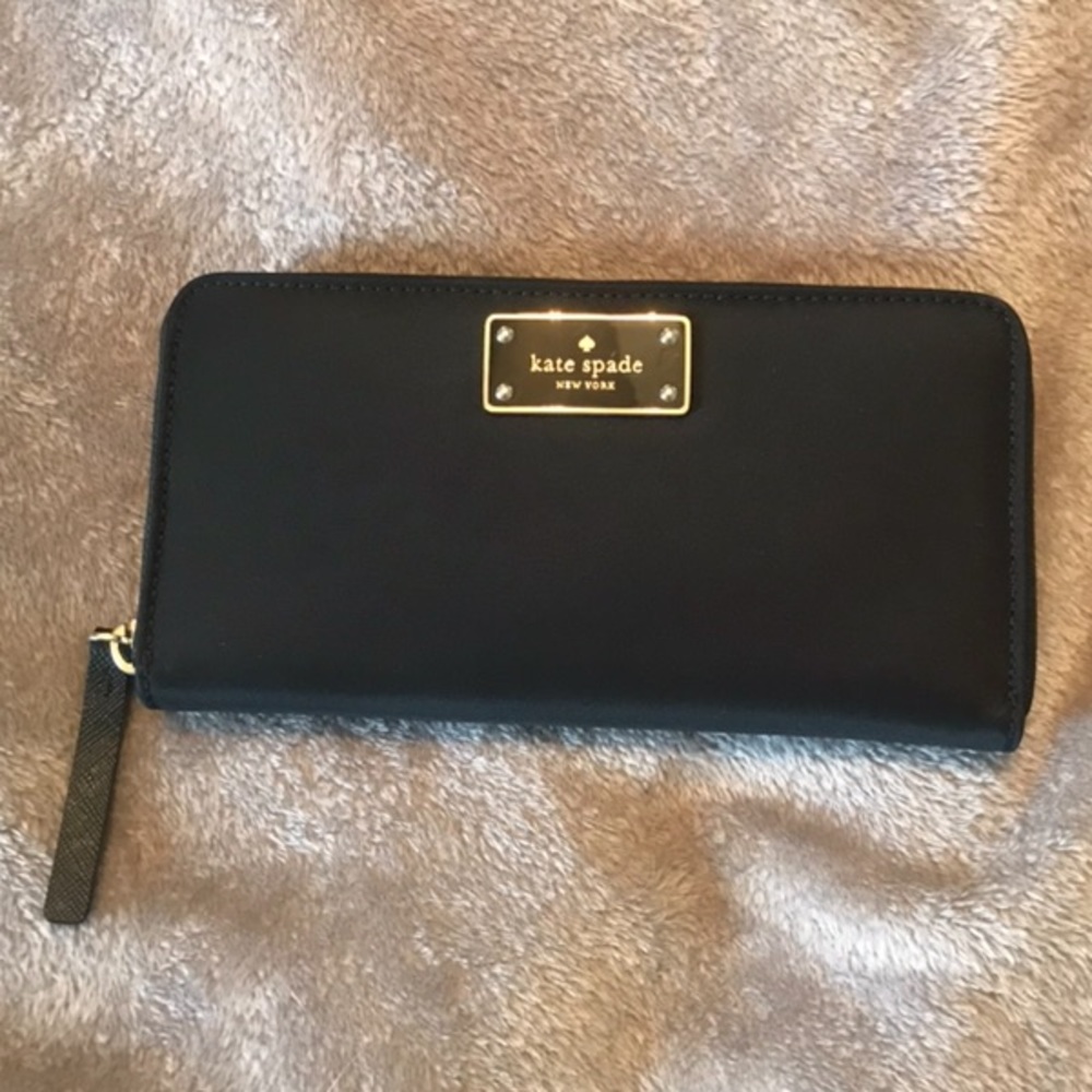NWT Authentic Kate Spade Wallet